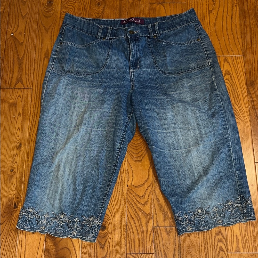 Gloria Vanderbilt Blue Denim Capri Jeans size 14
